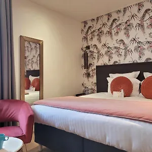 *** Hotel Moris Grands Boulevards Francja